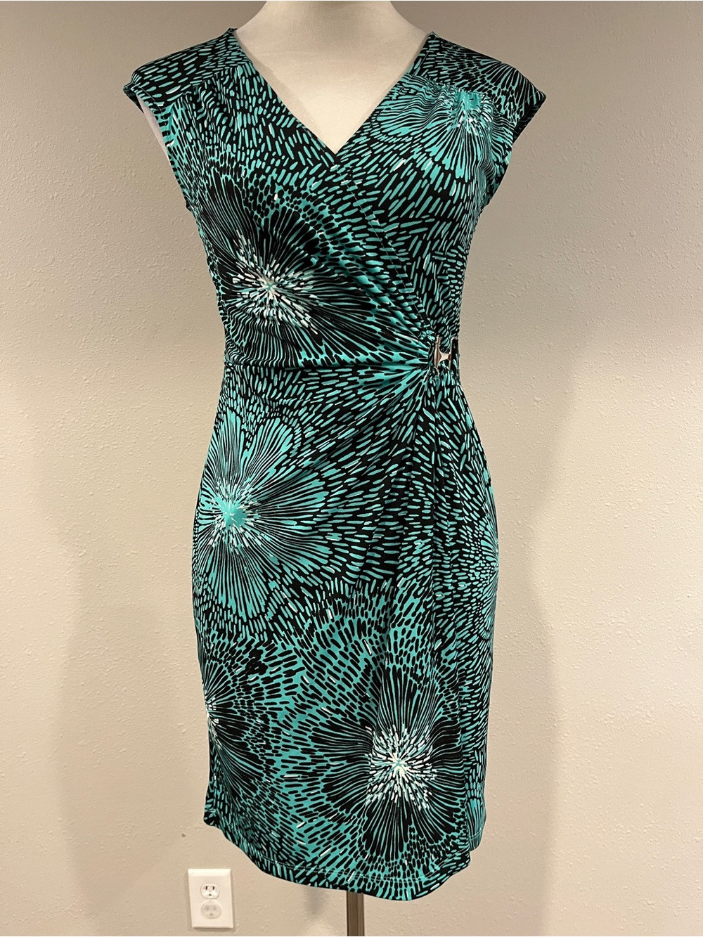 Sleeveless green and Black Floral Sheath Dress size PXS